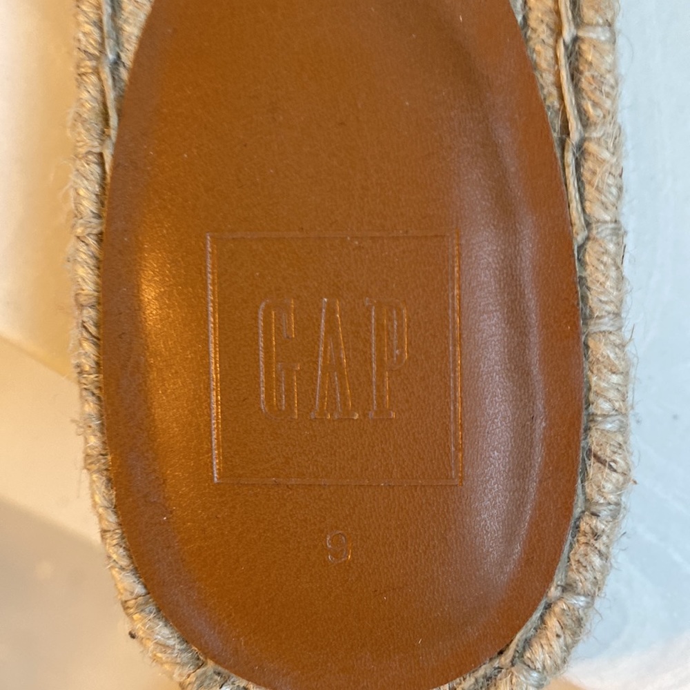 GAP Cheetah Slides - Picture 3 of 5